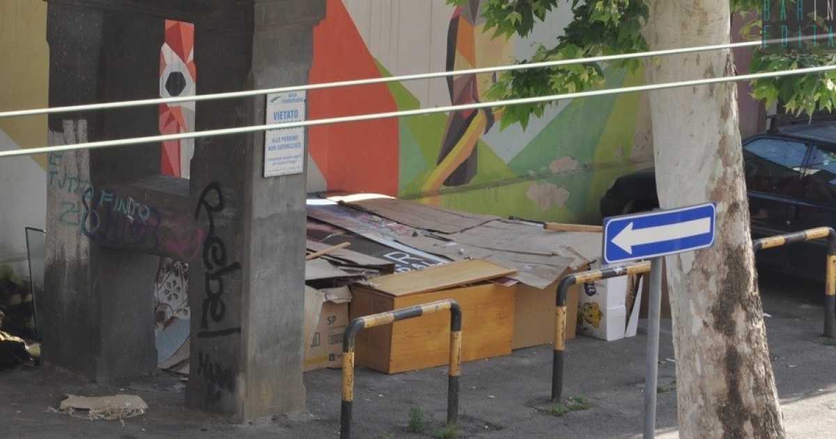 Bari, in corso Italia si trova una "baraccopoli": ci vivono da un mese 7 pakistani